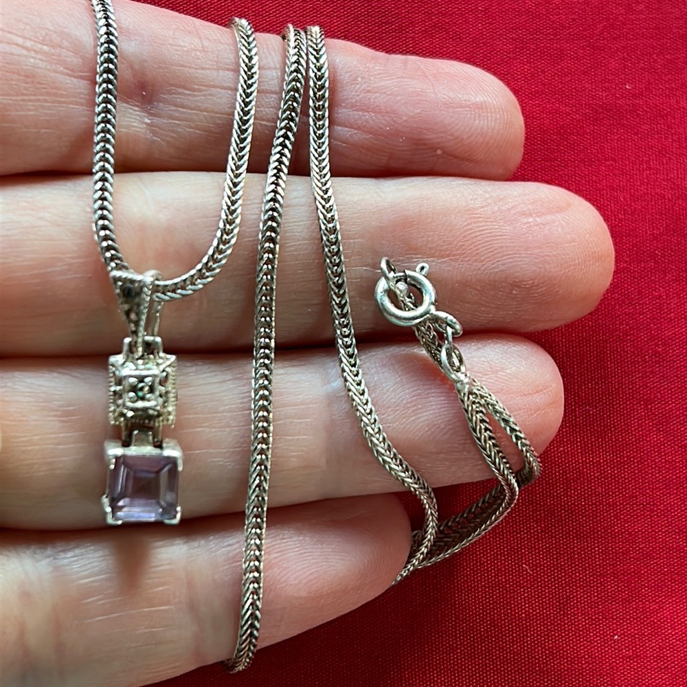 Silver necklace with silver pendant